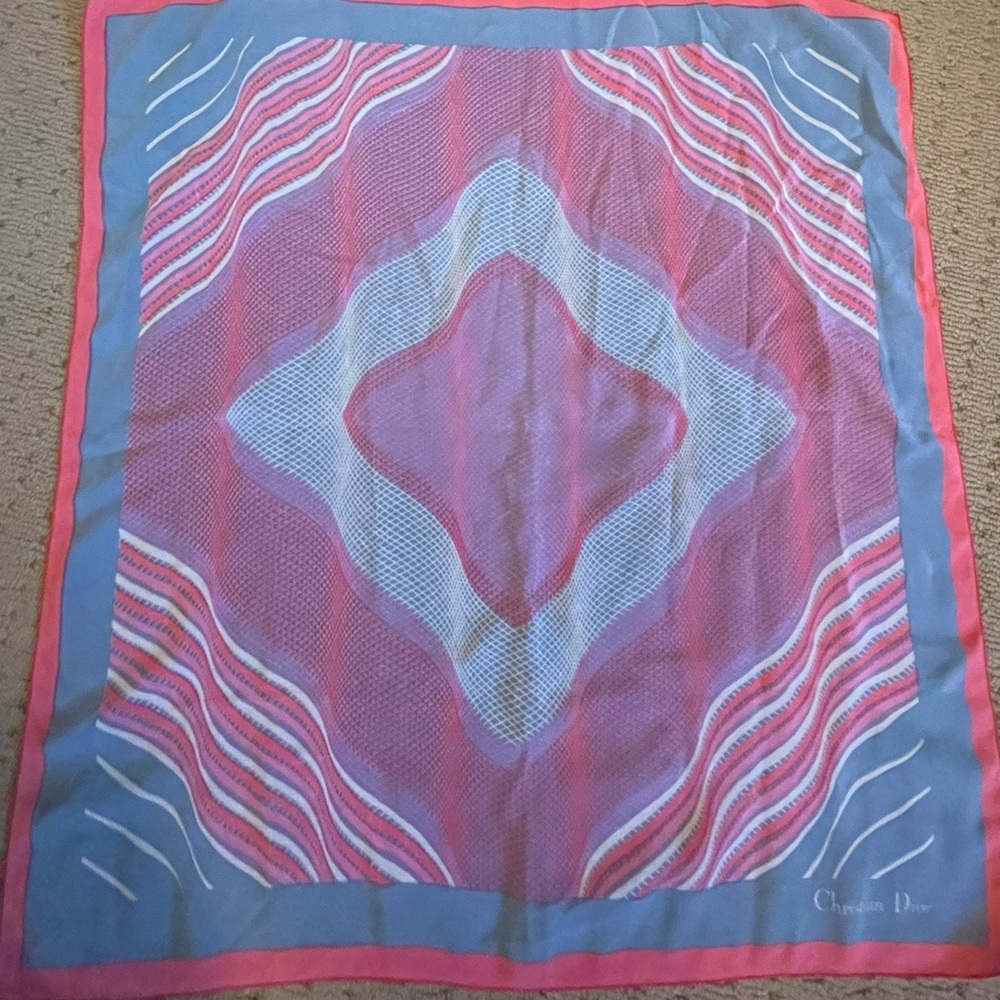 Dior scarf 🧣 - Picture 3 of 4